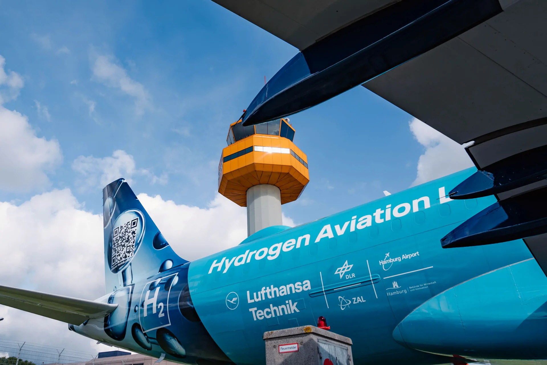 Hydrogen for aviation aircraft at airport highlighting future hydrogen aviation infrastructure
